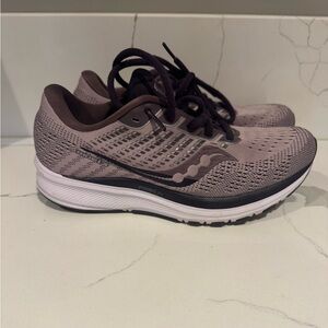 Saucony Women's Mauve and Black Running Shoes
